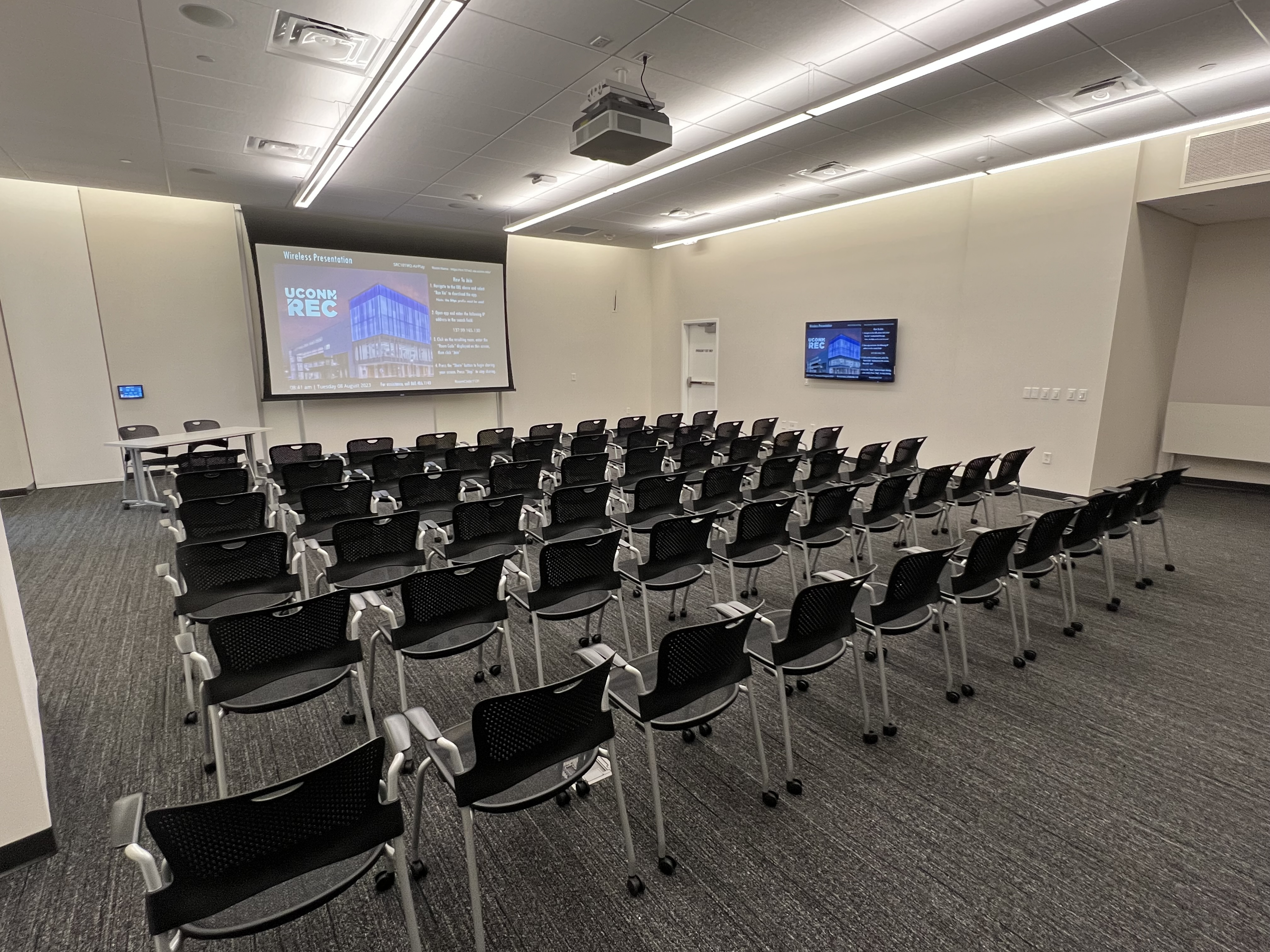 husky suite theater seating